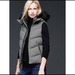 GAP Ladies Gray Puffer Vest with Black Fur Hood
